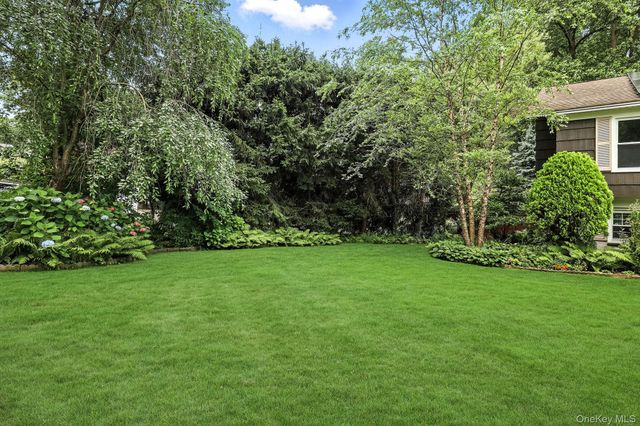 14 Edgemont Circle, Scarsdale, NY 10583