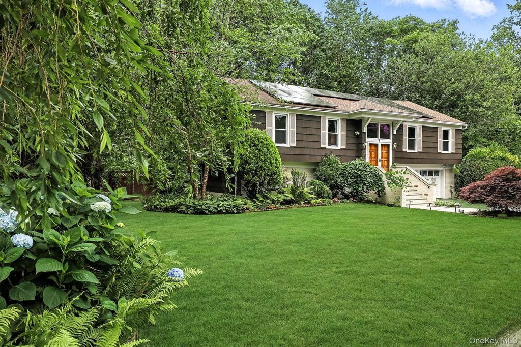 14 Edgemont Circle, Scarsdale, NY 10583