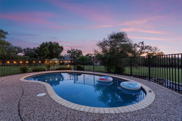 626 Canyon Rim DR, Dripping Springs, TX 78620