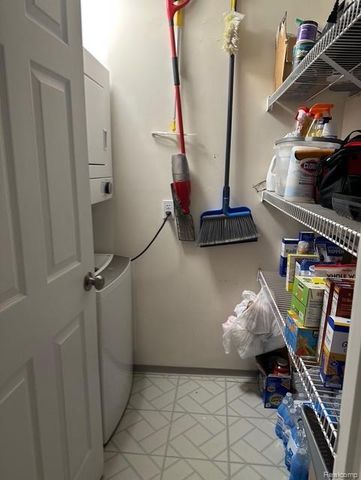 390 S Spring Brooke Drive 390, Brighton, MI 48116