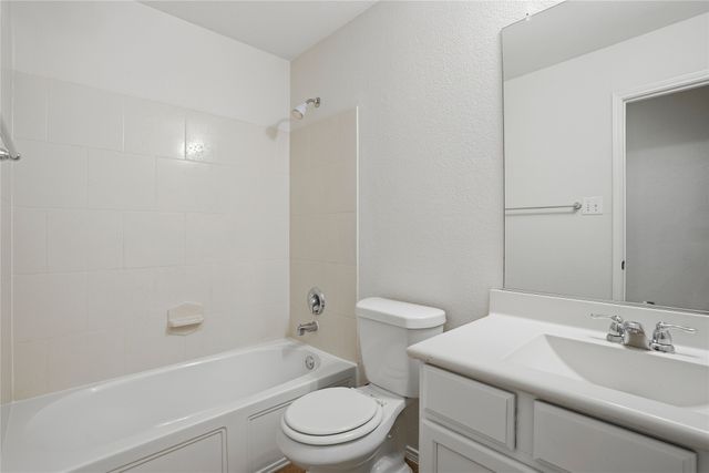 271 Lamar Drive, Lavon, TX 75166