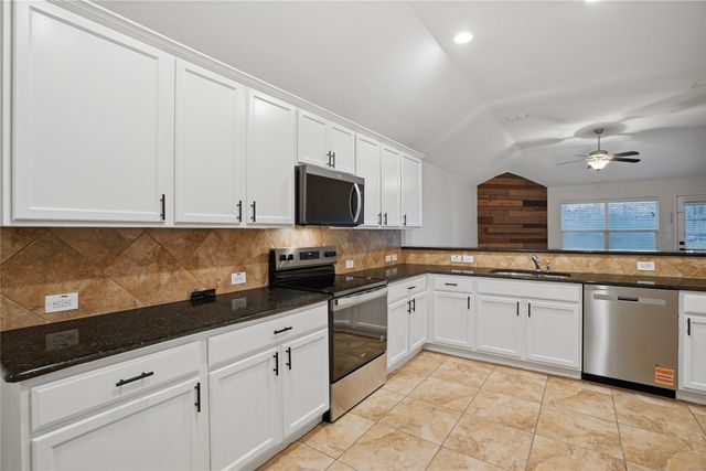 271 Lamar Drive, Lavon, TX 75166