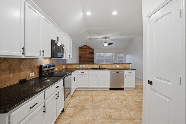 271 Lamar Drive, Lavon, TX 75166