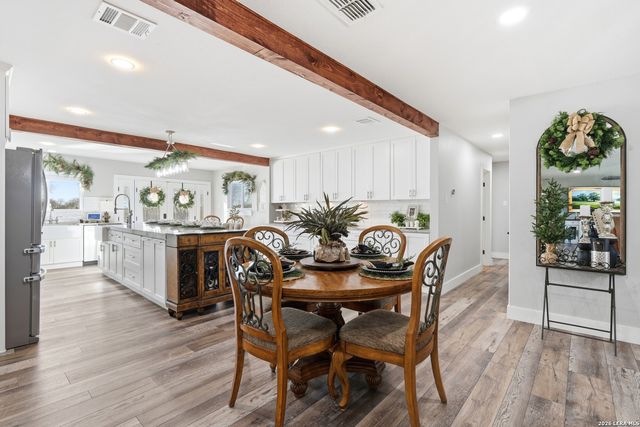 280 County Road 322, La Vernia, TX 78121