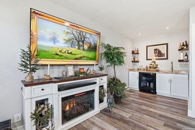 280 County Road 322, La Vernia, TX 78121