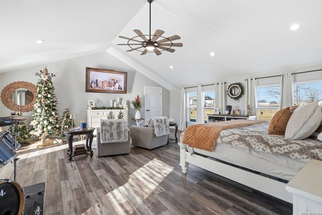 280 County Road 322, La Vernia, TX 78121