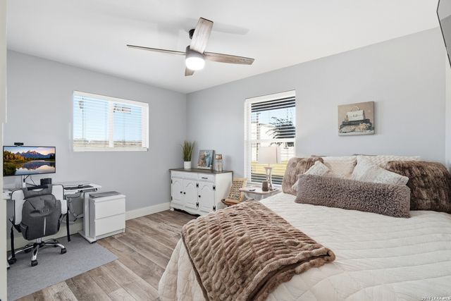 280 County Road 322, La Vernia, TX 78121