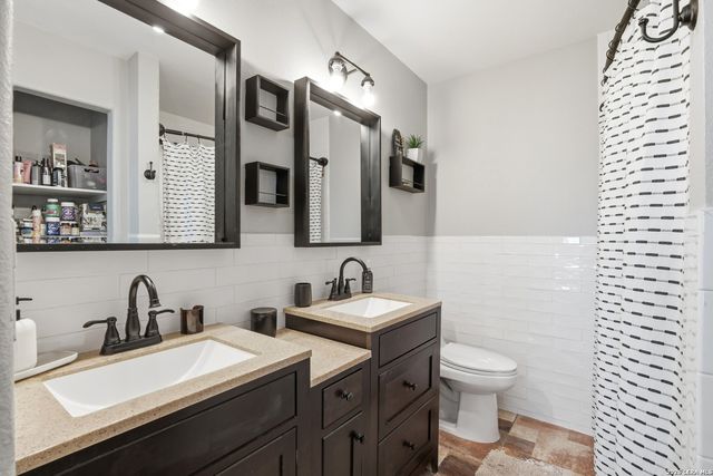 280 County Road 322, La Vernia, TX 78121