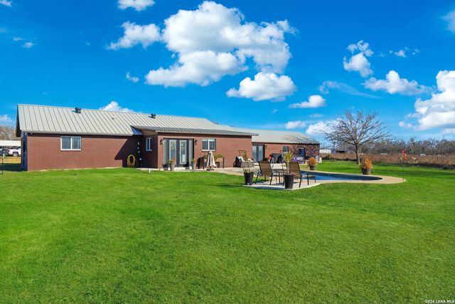 280 County Road 322, La Vernia, TX 78121