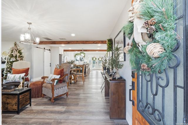 280 County Road 322, La Vernia, TX 78121