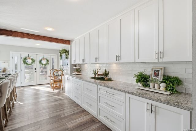 280 County Road 322, La Vernia, TX 78121