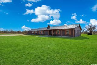 280 County Road 322, La Vernia, TX 78121