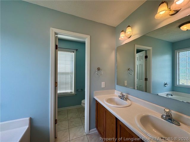 422 Jamestown Avenue, Fayetteville, NC 28303