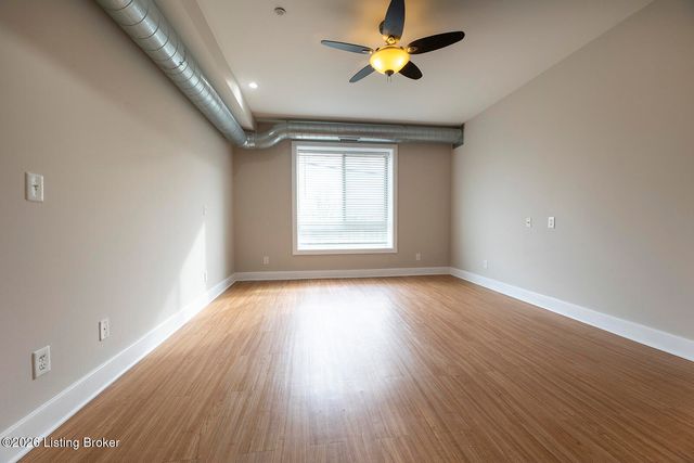 110 S Campbell St 213, Louisville, KY 40206