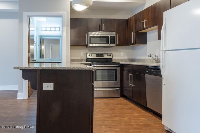 110 S Campbell St 213, Louisville, KY 40206