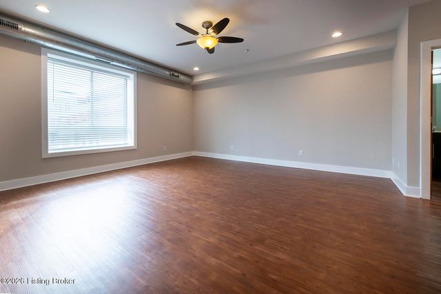 110 S Campbell St 213, Louisville, KY 40206