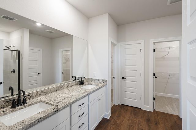 501 W Luna Blue LN, Jarrell, TX 76537