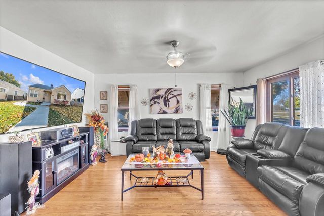 2109 W Oklahoma AVENUE, Milwaukee, WI 53215