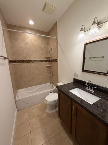 7733 N Marshfield Avenue 3, Chicago, IL 60626