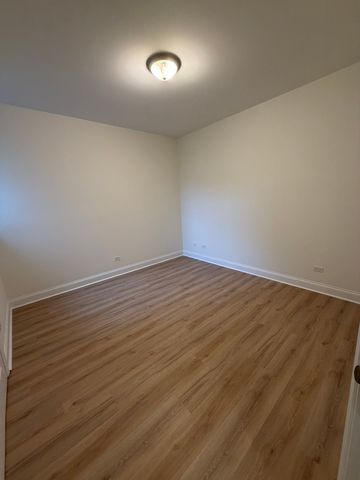 7733 N Marshfield Avenue 3, Chicago, IL 60626