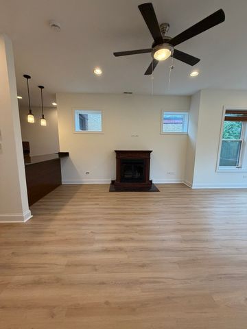 7733 N Marshfield Avenue 3, Chicago, IL 60626
