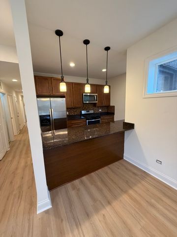 7733 N Marshfield Avenue 3, Chicago, IL 60626