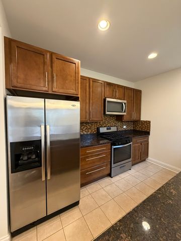 7733 N Marshfield Avenue 3, Chicago, IL 60626