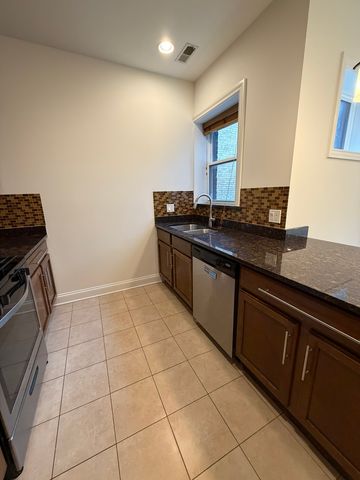 7733 N Marshfield Avenue 3, Chicago, IL 60626
