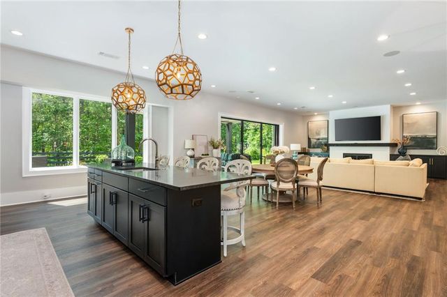 130 Von Lake Drive, Milton, GA 30004
