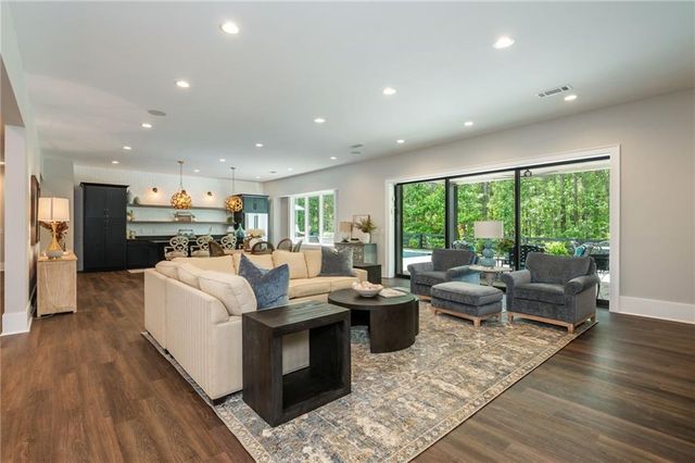 130 Von Lake Drive, Milton, GA 30004