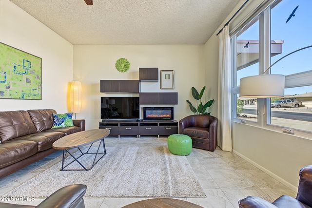 9121 W LONG HILLS Drive, Sun City, AZ 85351