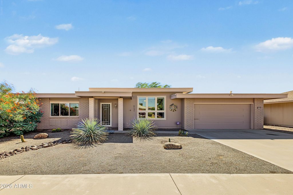 9121 W LONG HILLS Drive, Sun City, AZ 85351
