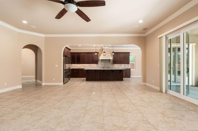 3264 Quincy Avenue, Clovis, CA 93619