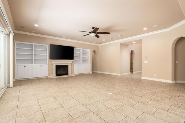 3264 Quincy Avenue, Clovis, CA 93619