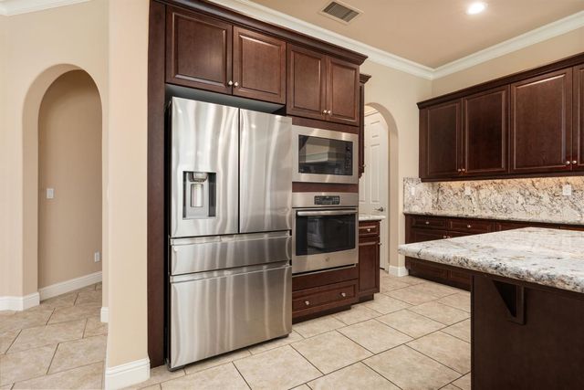3264 Quincy Avenue, Clovis, CA 93619