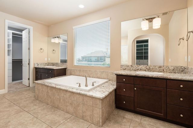 3264 Quincy Avenue, Clovis, CA 93619