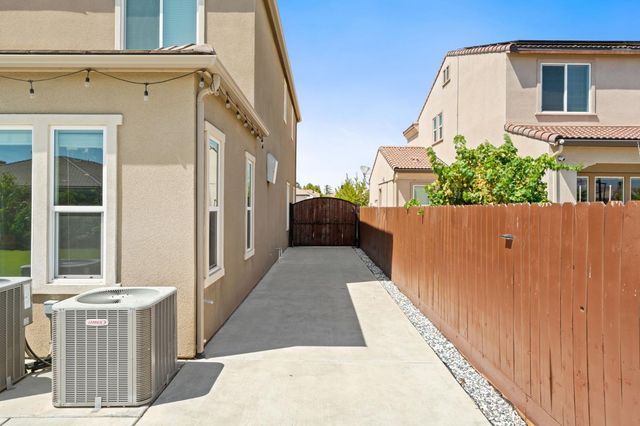 3264 Quincy Avenue, Clovis, CA 93619
