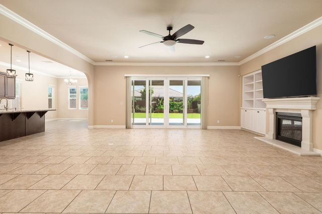3264 Quincy Avenue, Clovis, CA 93619