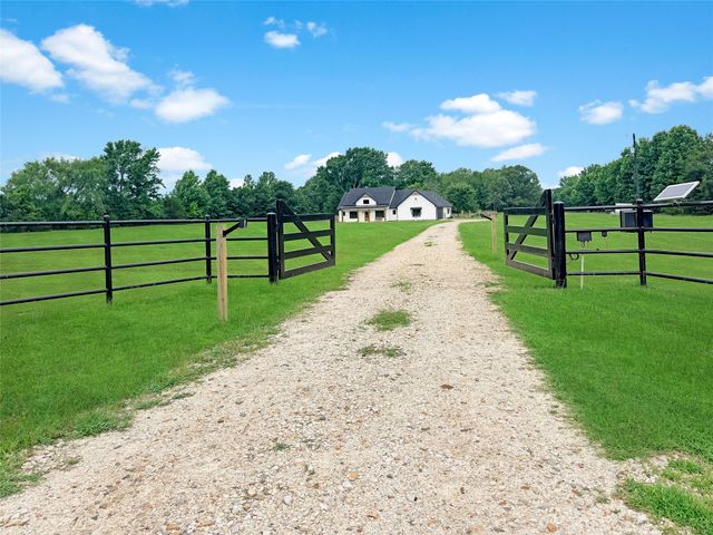 3235 N Fm 312, Winnsboro, TX 75494