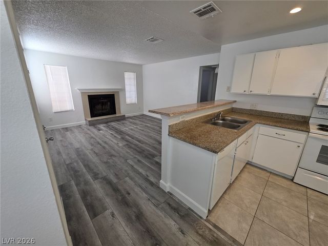 2732 Alicialynn Way A, Las Vegas, NV 89121