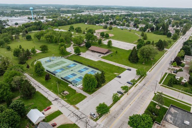 W210N16571 Glencoe LANE, Jackson, WI 53037