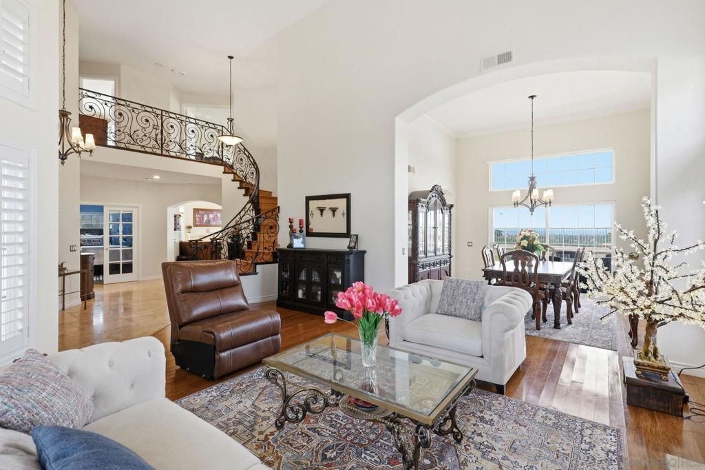 Image 23 of property listing at 454 Acero Pl, Chula Vista, CA 91910