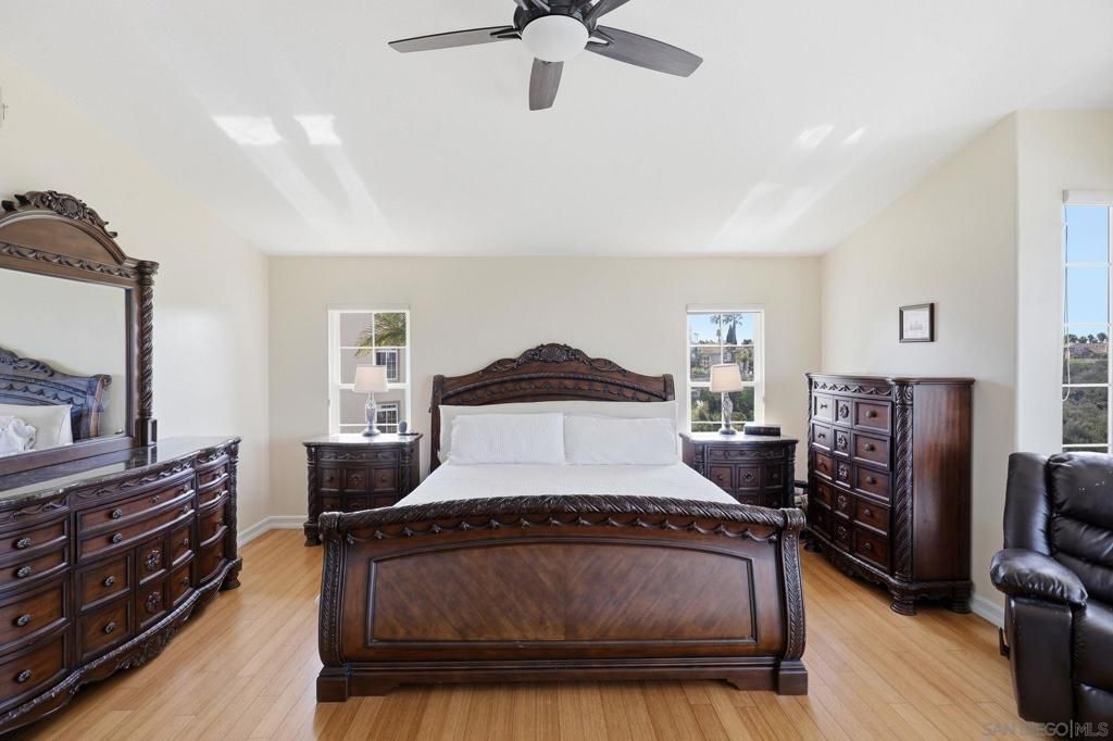 Image 8 of property listing at 454 Acero Pl, Chula Vista, CA 91910