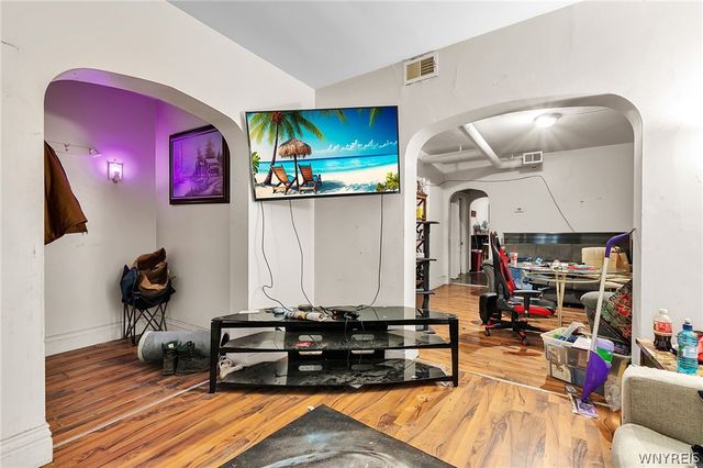 408 East Utica Street N, Buffalo, NY 14208