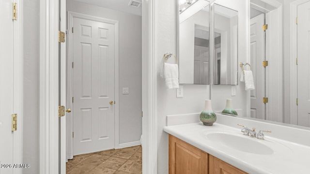 2331 W TWAIN Drive, Anthem, AZ 85086