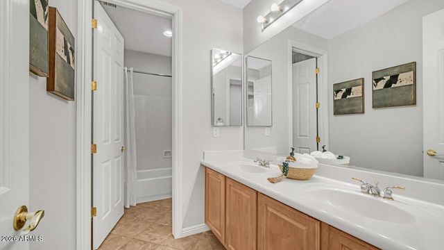 2331 W TWAIN Drive, Anthem, AZ 85086