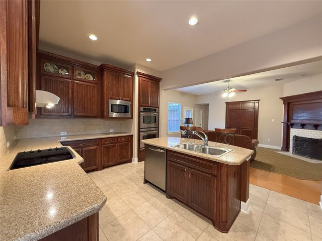 15026 Blakehill Drive, Frisco, TX 75035