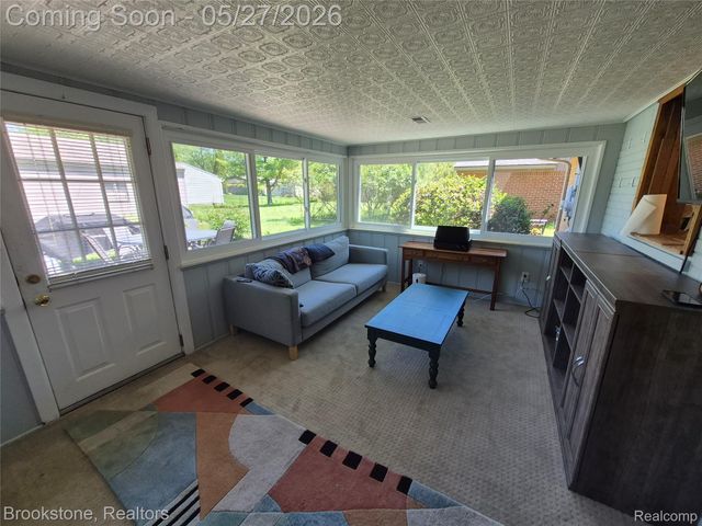 2664 Penna Drive, West Bloomfield Charter Township, MI 48324
