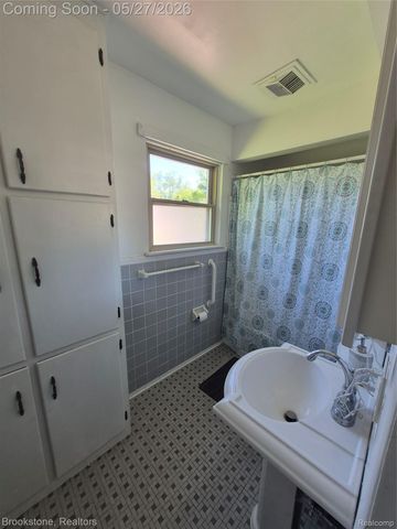 2664 Penna Drive, West Bloomfield Charter Township, MI 48324