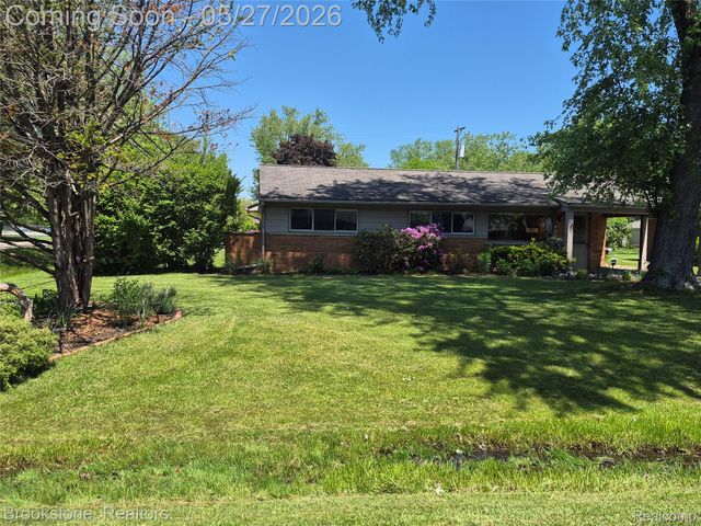 2664 Penna Drive, West Bloomfield Charter Township, MI 48324